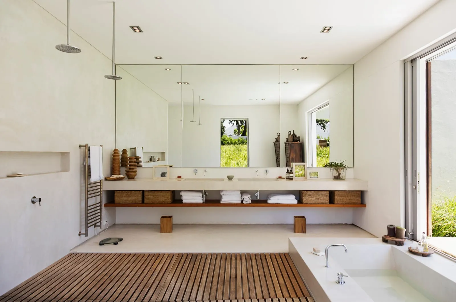 Badezimmer mit Fliesen im Großformat